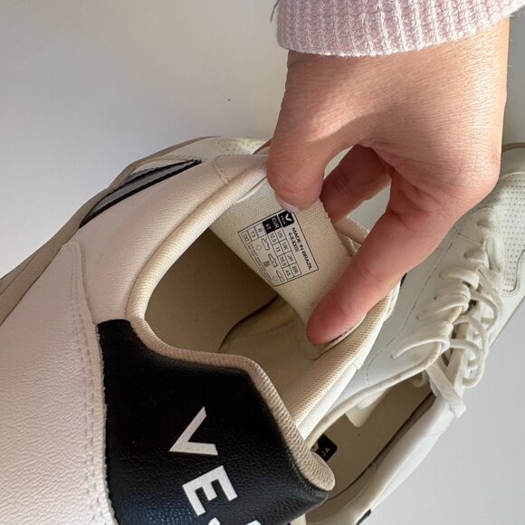 VEJA V-10 Men's Sneakers - Prime Leather (EUC) - Picture 2 of 7